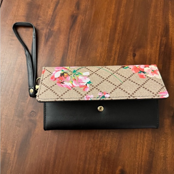 Floral Patterned Women's Wallet/Wristlet - Picture 4 of 4